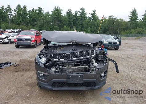 2018 Jeep Compass Latitude 4X4 from USA, damaged, VIN 3C4NJDBB6JT479294
